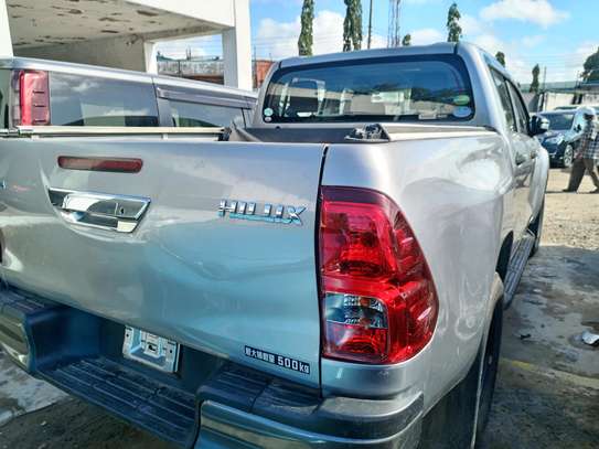 Toyota Hilux double cabin 2016 silver image 9