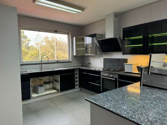 3 Bed Apartment with En Suite in Riverside image 15