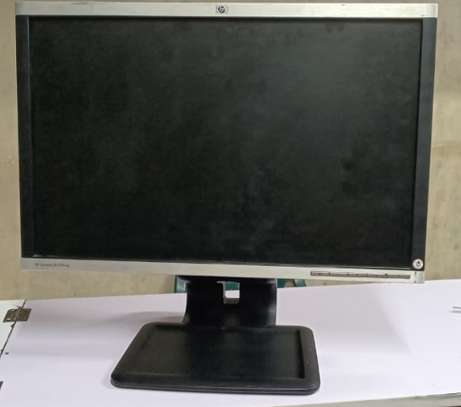 Hp 22 "inch monitor wide. image 2