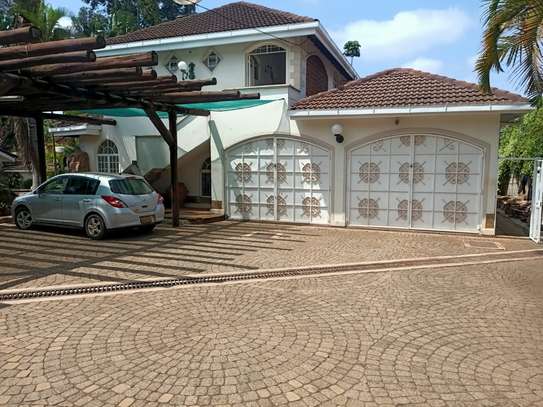 Magnificent 6 Bedrooms Townhouse on 0.8 acres In Lavington image 14