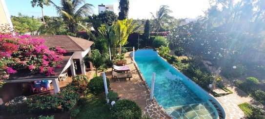 3 Bed Villa with En Suite at Malindi image 8