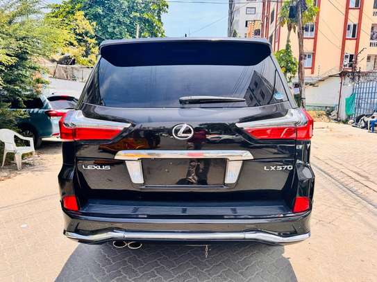 Lexus LX570 2016 Black image 10
