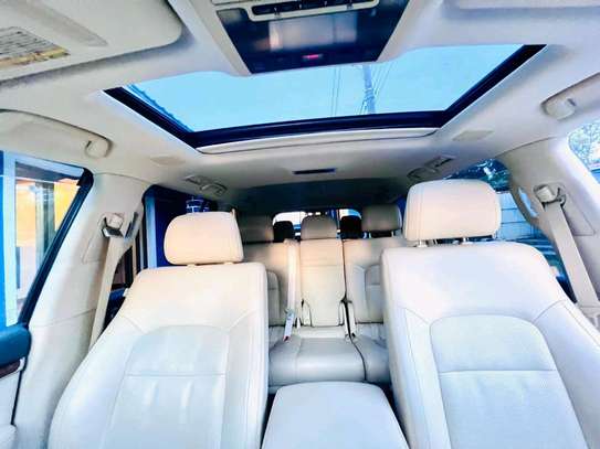 Toyota Land cruiser 4.6 V8 ZX 2017 model white fully loaded image 9