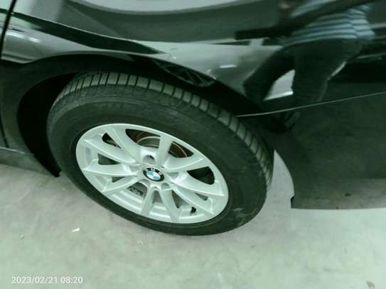 BMW 320i black image 1