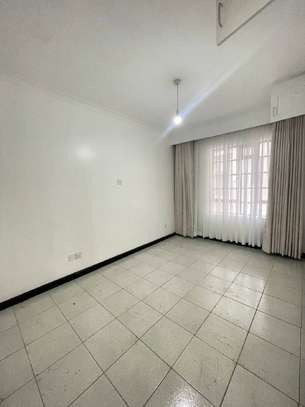 3 Bed Apartment with En Suite in Kilimani image 2