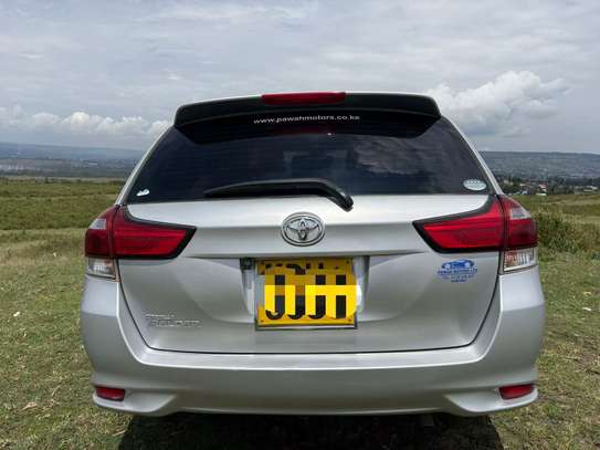 2017 Toyota Fielder image 4