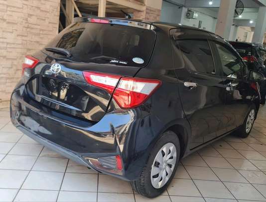 Toyota Vitz Black 2018 1300cc 2WD image 8