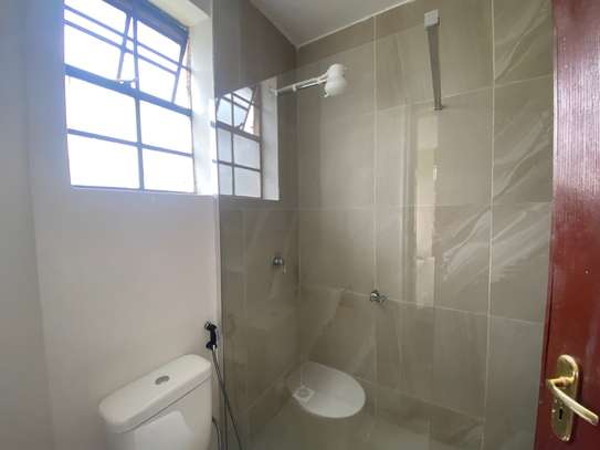 3 Bed Apartment with En Suite at Hendred Road image 9
