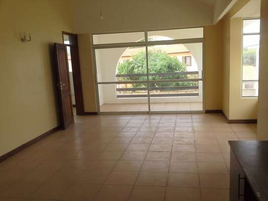 4 Bed Townhouse with En Suite in Nyali Area image 4