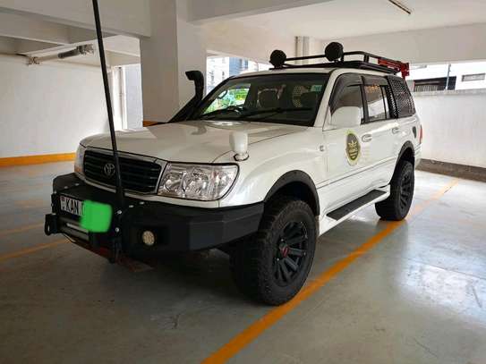 TOYOTA LAND CRUISER V8 image 1