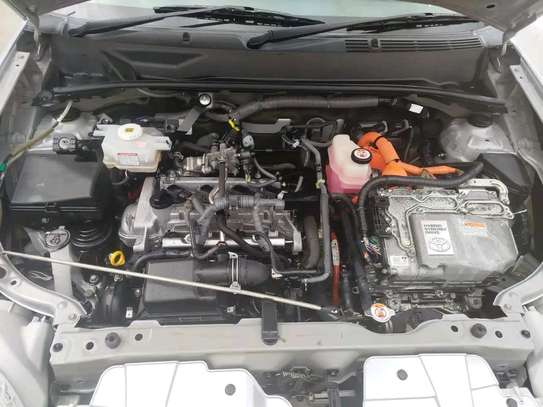 Toyota probox hybrid silver image 4