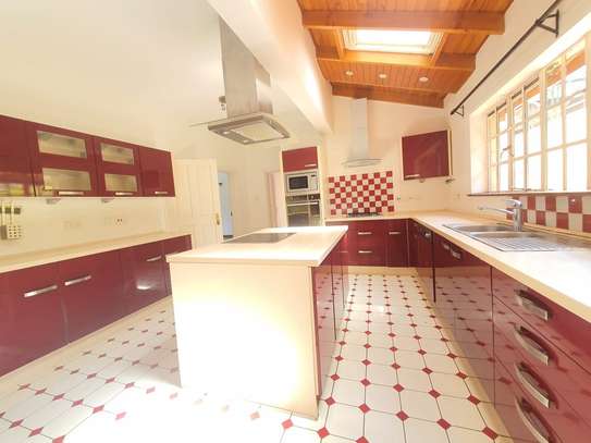5 bedroom house for rent in Nyari image 3