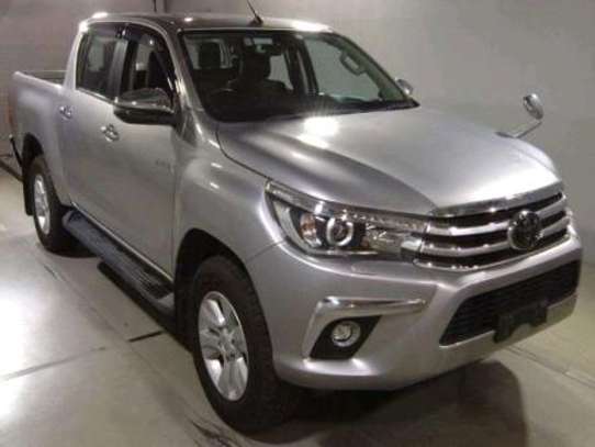 2017 Toyota Hilux double cab image 1
