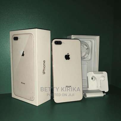 Apple iPhone 8 Plus 64 GB Gray image 2