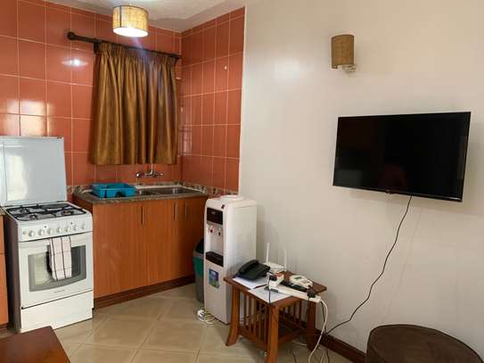 Fully furnished 1 bedroom apartment in kilimani image 3