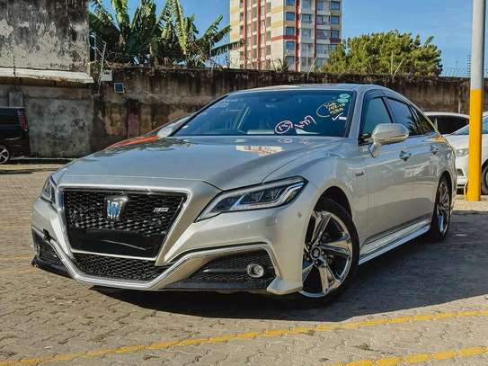 Toyota Crown Rs hybrid 2018 Sport image 3