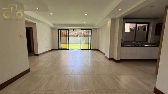 2 Bed Apartment with En Suite in Rhapta Road image 20