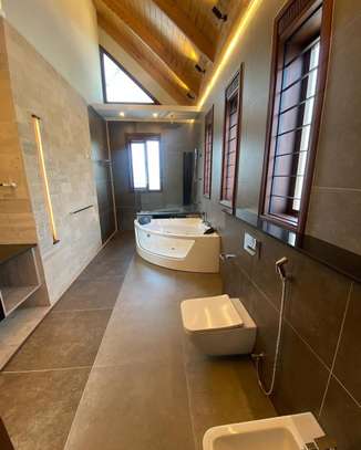 5 Bed Villa with En Suite in Karen image 7