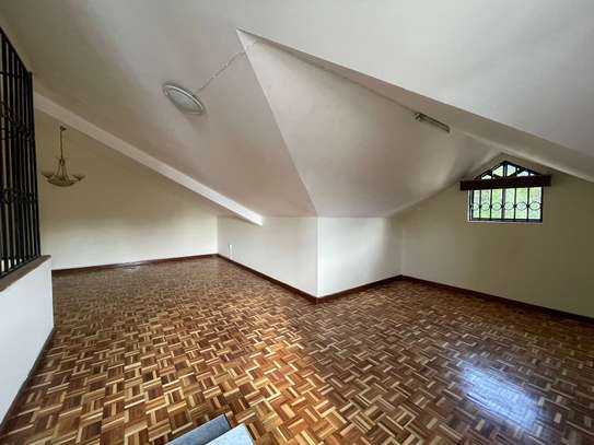 4 Bed Townhouse with Swimming Pool in Lavington image 8