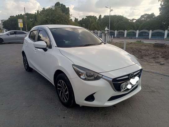 Mazda Demio KDH image 3