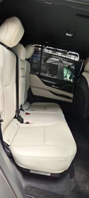 Lexus LX600 2023 grey 4wd image 10