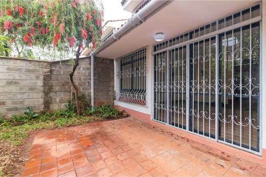 4 Bed Villa with Garden in Kilimani image 17