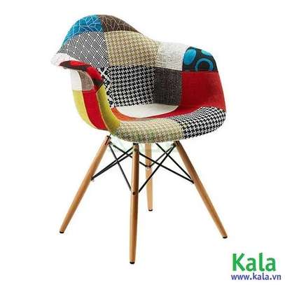 Decorative Large Eames Chair image 2