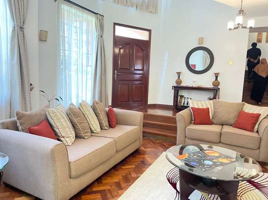 4 Bed Townhouse with Garden in Lavington image 5