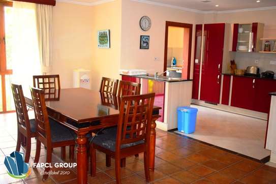 Serviced 3 Bed Apartment with Swimming Pool at Kiambere Road image 3