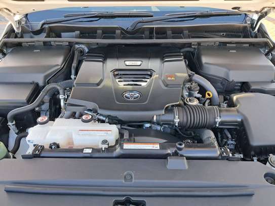 Toyota prado GR sport 2021 image 6