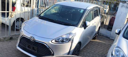 Toyota Sienta non hybrid 2018 silver image 8
