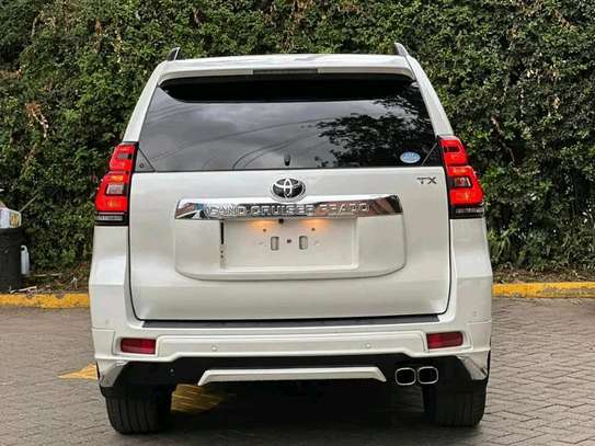 Toyota Land cruiser prado image 2