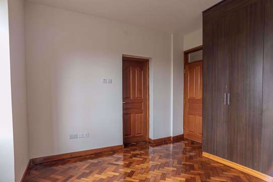 3 Bed Apartment with Parking in Parklands image 5