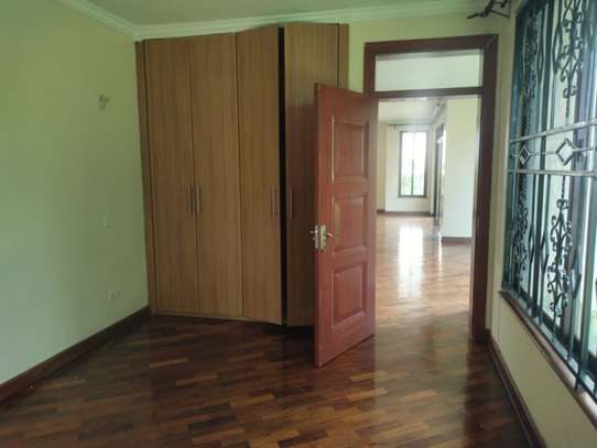 4 Bed Townhouse with Swimming Pool at Muthaiga And Gigiri image 12