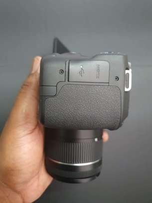 CANON 200D FOR SALE image 3