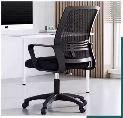 Captain Mesh Office Chair image 4