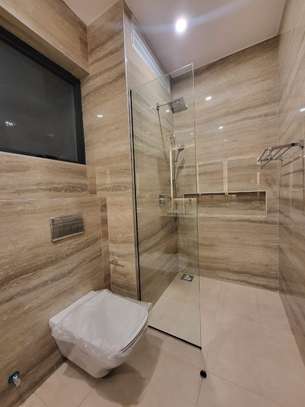 2 Bed Apartment with En Suite in Riverside image 18