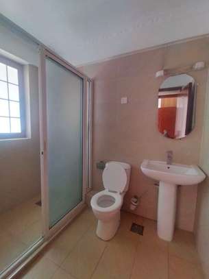 3 Bed Apartment with En Suite in Kilimani image 20