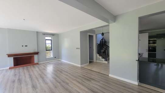 4 Bed Townhouse with En Suite in Runda image 1