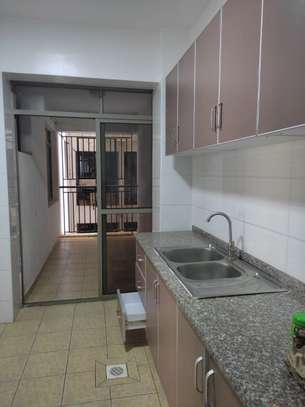 2 Bed Apartment with En Suite in Kilimani image 5