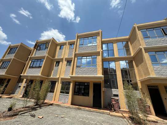 4 Bed Villa with En Suite in Gikambura image 1