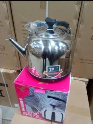 Whistling Electric kettle image 1