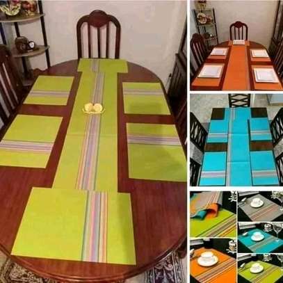 Table mats with matching runner image 1