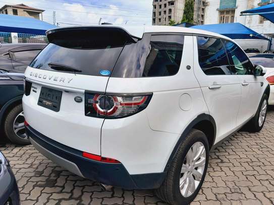 Land rover Discovery 2017 white image 1