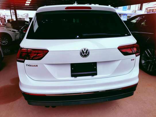 Volkswagen Tiguan white TSi 2017 image 8