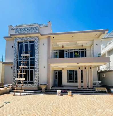 4 Bed Townhouse with En Suite at Mugutha image 3