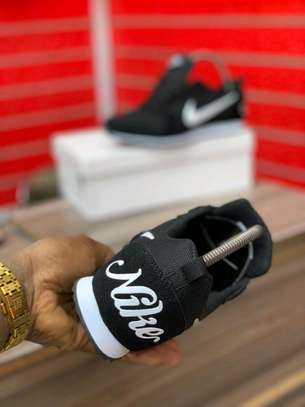 Nike casual sneakers image 5
