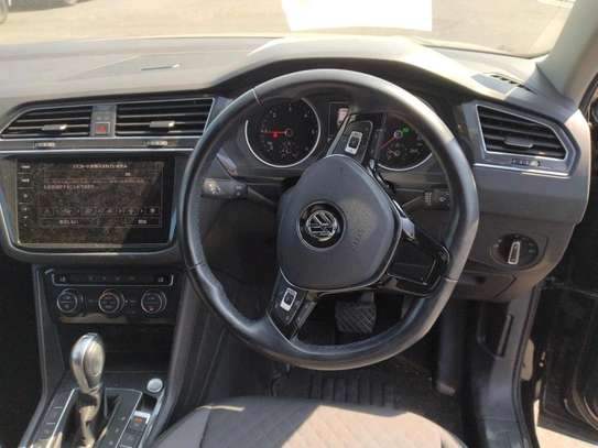 Volkswagen Tiguan 2018 TSI black image 7
