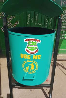Recycle bins/ litter bins image 1