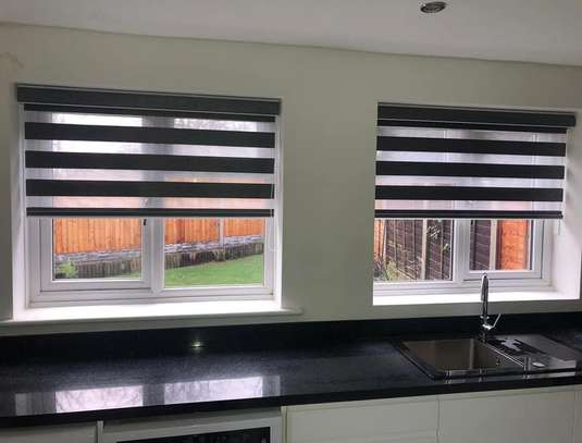 ROLLER OFFICE/HOME OFFICE BLINDS image 1